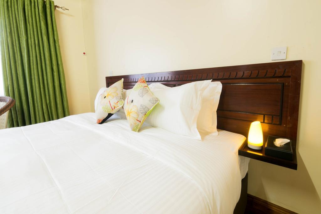 215 Karen Garden Hotel ไนโรบี ภายนอก รูปภาพ